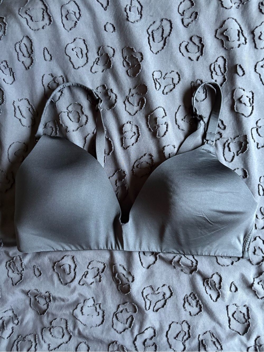 Skims black nursing maternity bra 36d